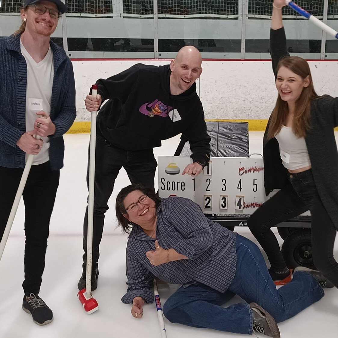 TheCurlVegas's tweet image. Our Next Steps program was &quot;rocking&quot; Saturday night as the &quot;Dreamsweepers&quot; defeated &quot;AV Studio&quot; in a hard fought battle,  4-2. #CurlVegas #curlingrocks🥌 #learntocurl #bringicetothedesert