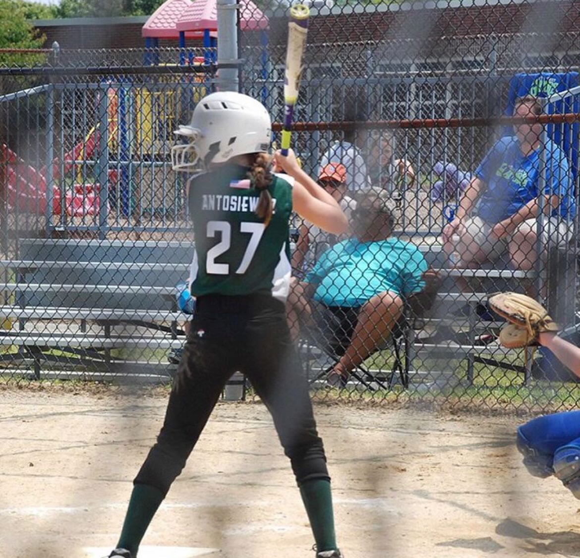NDIrishSoftball's tweet photo. ☘️S E N I O R • D A Y☘️

Today we celebrate our ONE &amp; ONLY senior, Isabella Antosiewicz! 
•
Bell is heading to Penn State Abington to continue her softball career. She intends on studying Business Management &amp; Marketing!
•
Thank you for everything Bell!☘️ https://t.co/7et40oxjDS