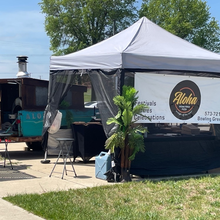 PikeLincolnTech's tweet photo. What an amazing day! Thank you Aloha Pizza! https://t.co/LFc33kPHpC