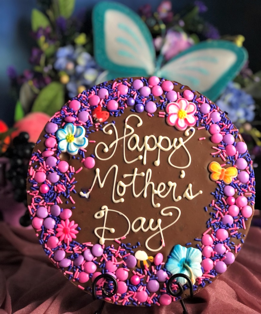 What did you get #mom for #MothersDay this Sunday? Chocolate Pizza I hope. #mothersdaygifts #chocolate