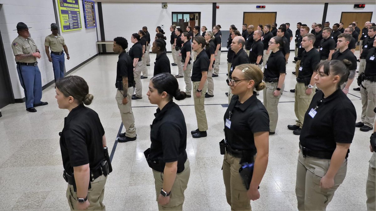 IndianaLawEnfo1's tweet photo. Class 230 just before lunch today. It's their 2nd week at the ILEA! #ILEABasicClass230 #IndianaPolice #Plainfield #PublicServiceRecognitionWeek https://t.co/Fc4Un9pHyD