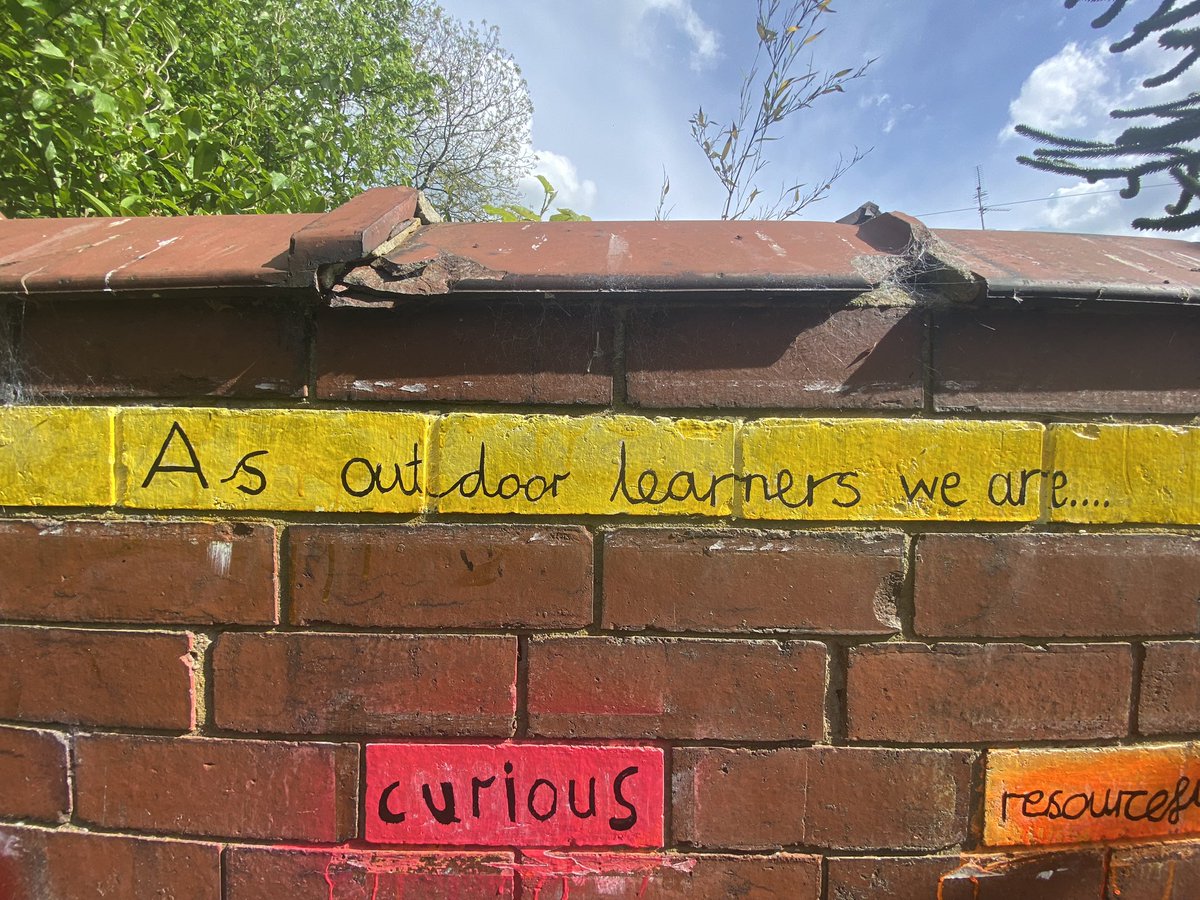 NormantonCommon's tweet photo. Also, we’re not graffiti artists…we’re spreading a message. The children thought of all these words to describe what we have to be when learning outside #activecommunicators
As outdoor learners we are…
…curious, explorers, mindful, resilient, patient, resourceful, happy…☀️ https://t.co/l0Q8U7AOLS