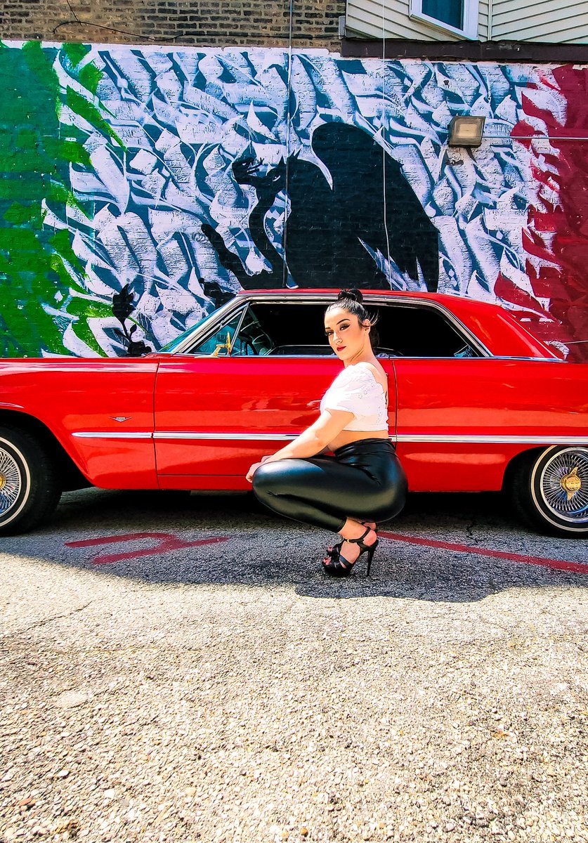 PapiPortaits's tweet photo. Summer time Chi. I see you. 🫶🏼
#DontGetShot
#Chicago
#Lowriders https://t.co/jpSArix9IZ