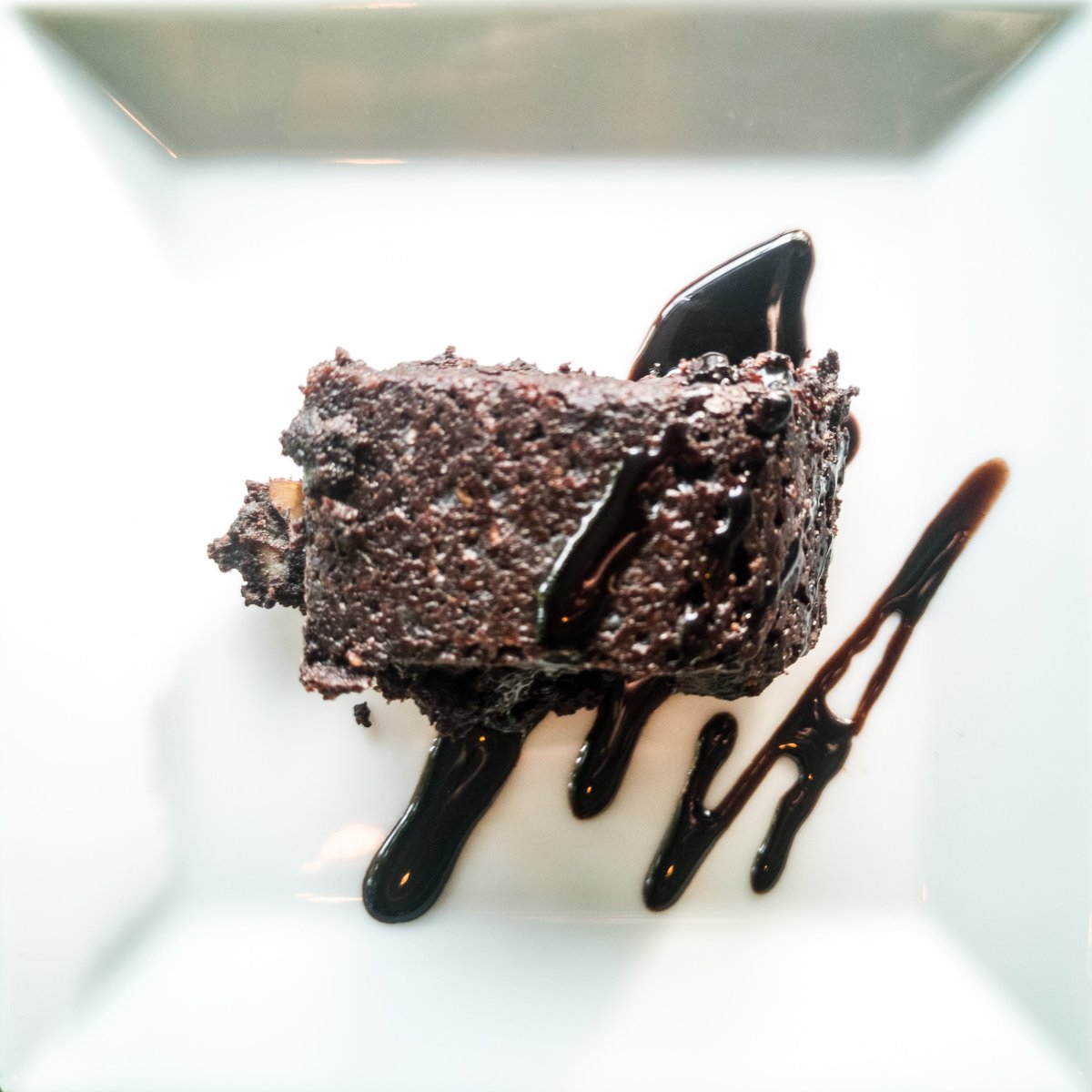 GreenfoodsN's tweet photo. Brownie con chocolate con #tempeh y dátiles. @tempehjava https://t.co/1Z1bys8Fe6