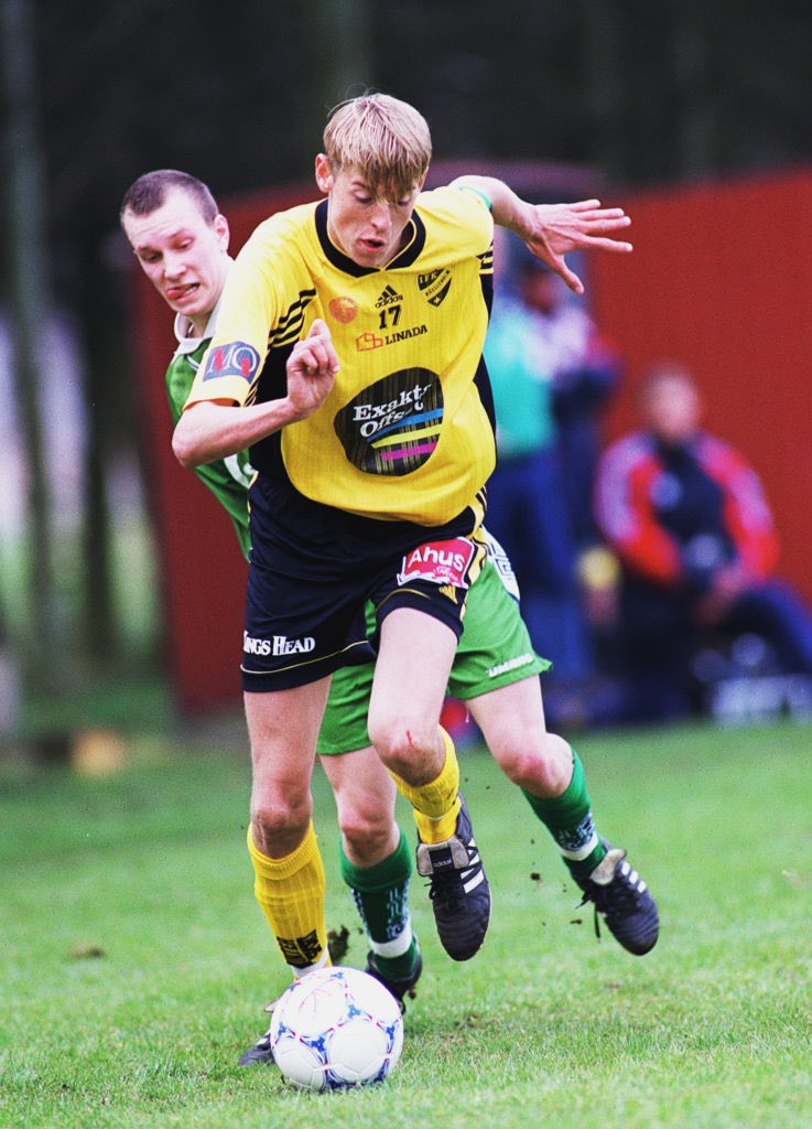 Robin__Suarez's tweet photo. @GustenDahlin Peter Crouch i Hässleholm! https://t.co/09bVrbbLr2