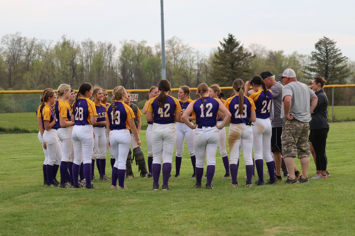 OLSH_HighSchool's tweet image. The Lady Chargers are the Trib HSSN Softball Team of the Week! The girls finished the regular season with a 10-2 section record and have clinched a share of the section title. Congrats, ladies! 🥎

📝 Read more: tribhssn.triblive.com/trib-hssn-soft…