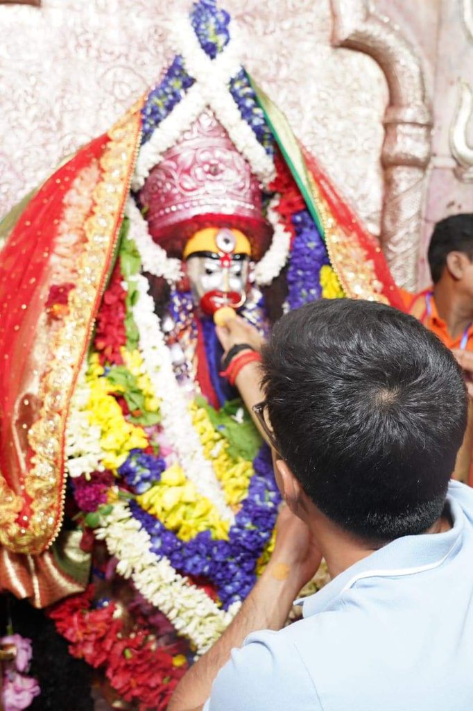 TrinankurWBTMCP's tweet photo. On this auspicious day of #RabindraJayanti I pledge that we will make progress towards making our state  'Shonar Bangla' in the direction shown by the great poet Rabindranath Tagore. 

-Shri @abhishekaitc on 15th day of #JonoSanjogYatra 
#TrinamooleNaboJowar https://t.co/RmxQPgzKCe