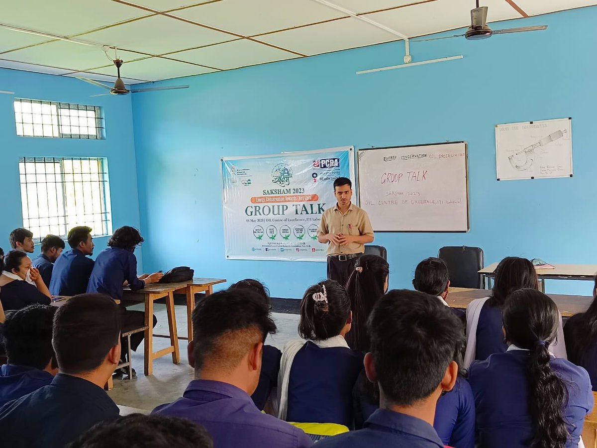 OilIndiaLimited's tweet photo. On the concluding day of #Saksham2023, a #grouptalk on '#EnergyConservation towards #NetZero' was conducted at #OIL Centre of Excellence, ITI #Lahowal, #Dibrugarh, #Assam.
The students shared their thoughts on pertinent topics like #NetZero, #AlternateEnergy, #MissionLiFE etc. https://t.co/ST1NcMfwTn
