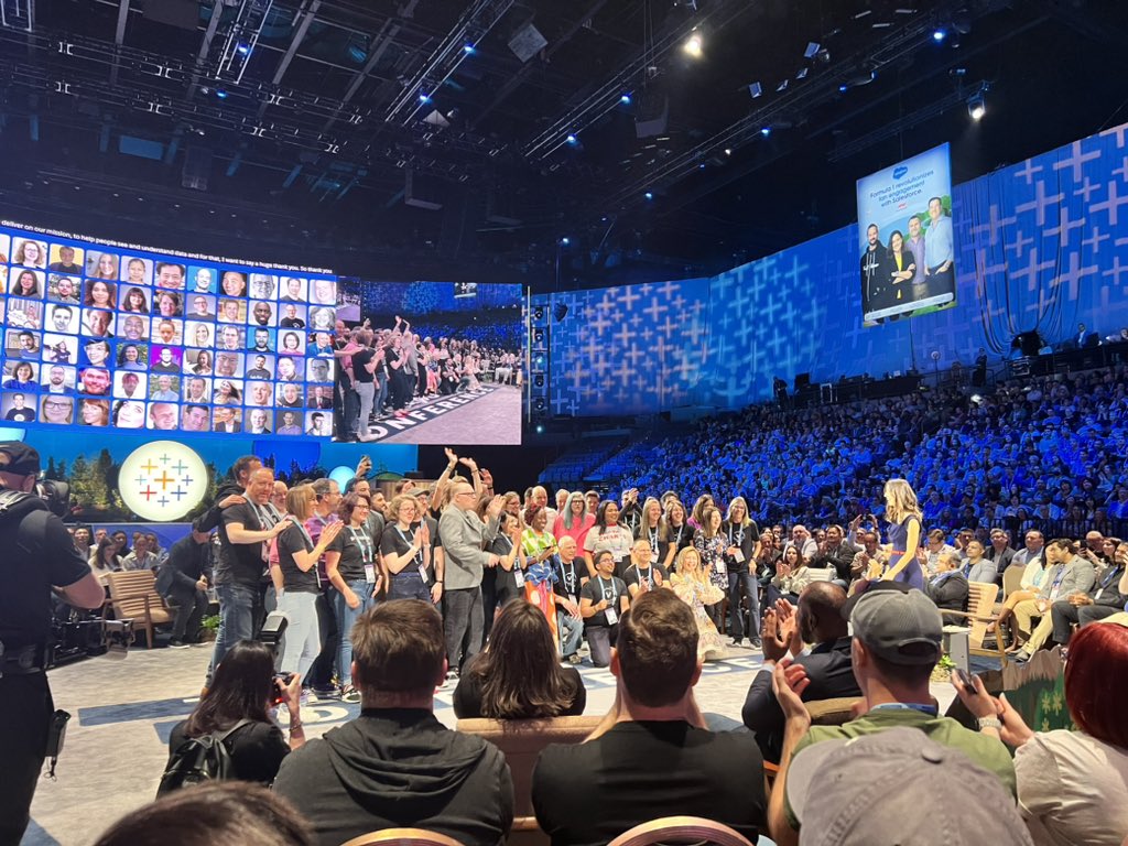 DataDivergent's tweet image. All the amazing #TableauVisionaries!