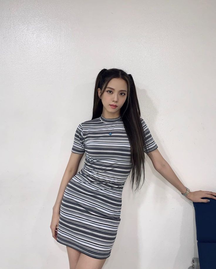 jisoostreaming's tweet photo. Billboard Global 200;
#28 #JISOO - #FLOWER (+2)

Billboard Global Excl. US;
#14 #JISOO - #FLOWER (+3) https://t.co/epC494mgld