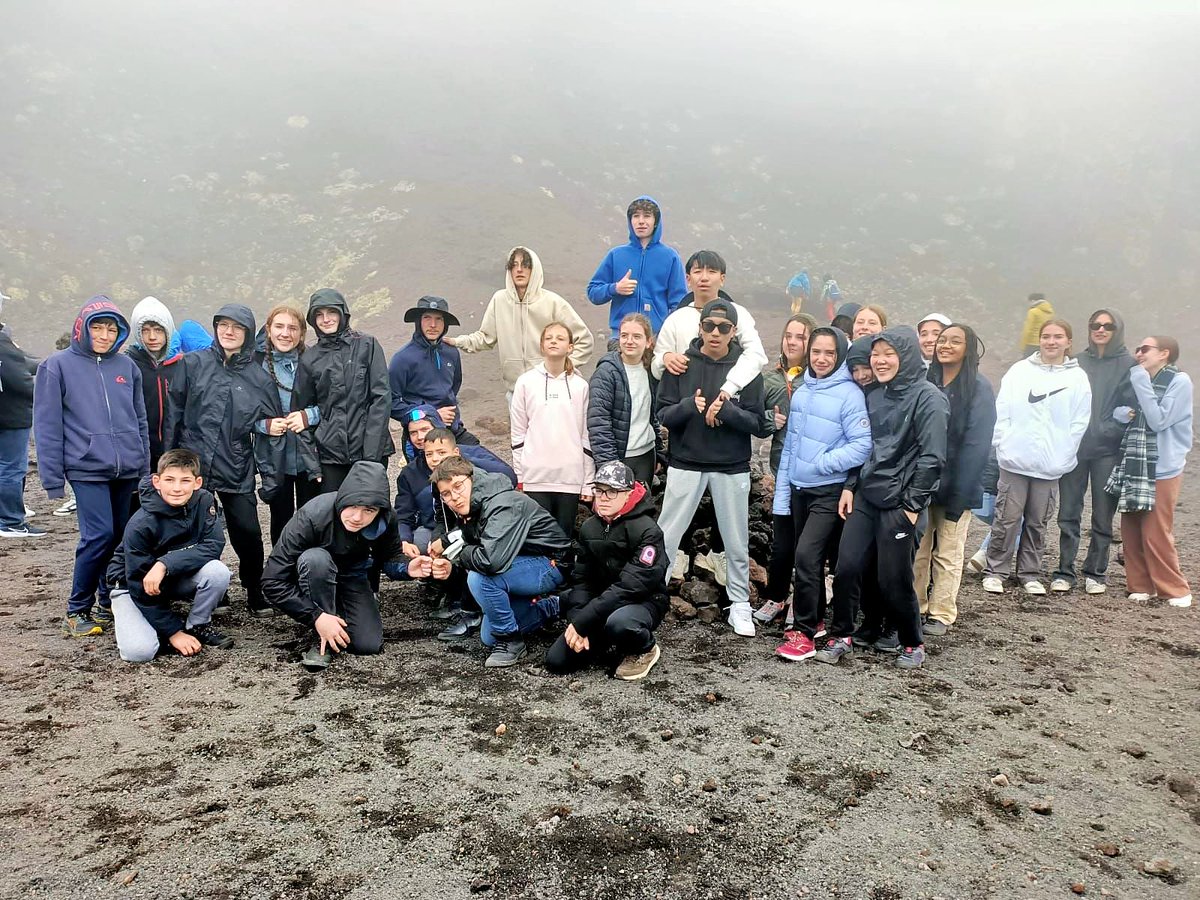TempsJeunes's tweet photo. #tempsjeunes en Sicile ! 🌋

Ce printemps, les colons ont eu droit à 8 jours de découvertes incroyables, avec ateliers de cuisine, visites culturelles, randonnée sur l’Etna et bien plus encore. https://t.co/Pj2dk8bxtw