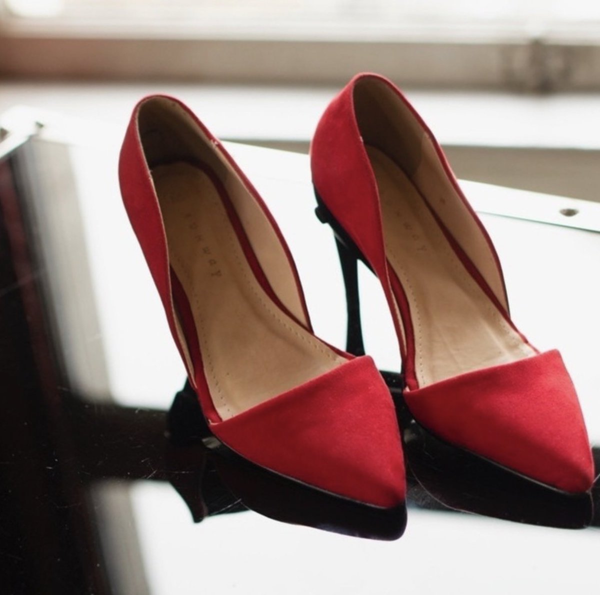 Runway Heels tweet media