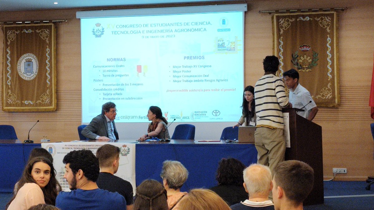 mj_villamide's tweet photo. Comienza el XV #Congresoestudiantes de la @etsiaab, tras la inauguración comienza una estudiante #Eramus la exposición de la primera comunicación #IngAgr https://t.co/oXPfzG4Ju3
