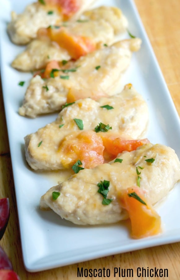 Moscato Plum Chicken trbr.io/FJ7nC6A via <a href="/CarriesExpKtchn/">CarriesExpKtchn</a>