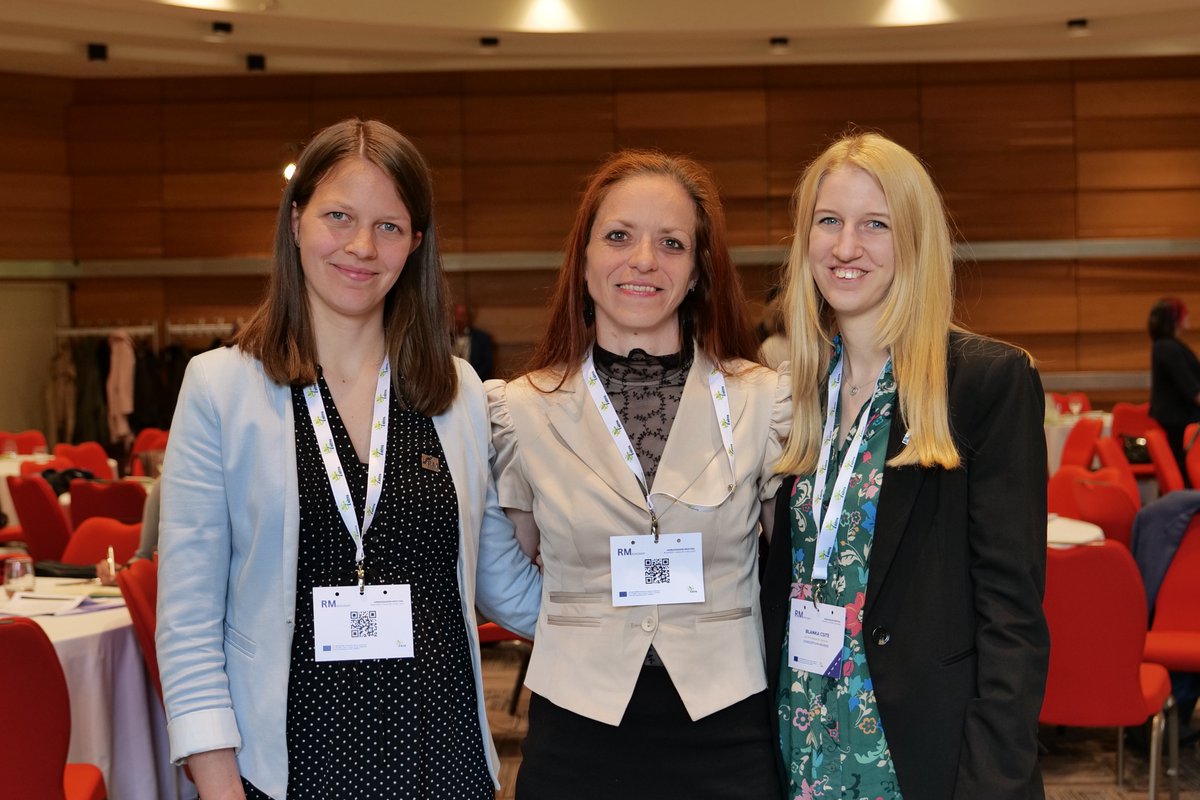 Our @HetfaResearch team in @RMROADMAP . Happy to work with you! @blankacsite & Zsuzsi Balázs
#RMA #RMAs #researchsupport #researchmanagement #intelligence #lovemyjob