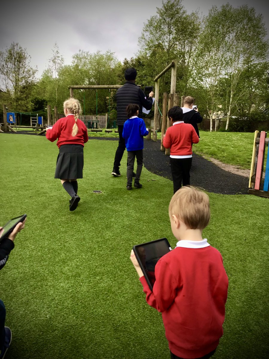 AmarjitMarva's tweet photo. Great working with a little ones this morning as they explored and identified different materials that are used to build a house. Thanks to the team for capturing the ss at work. #AppleEDU #iPad #AppleADE #Appleteacher https://t.co/HMDv0ZEDH1