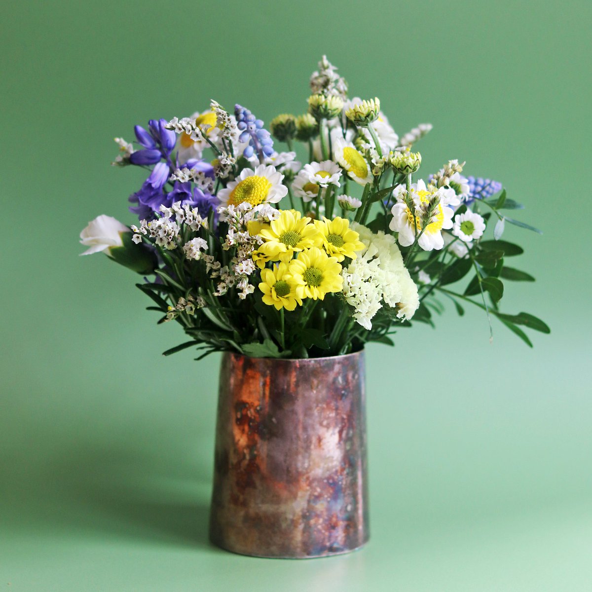 Celebrate World Bee Day with FlowerBe on the 20th May 2023! 🐝

Don't miss out on our beautiful limited edition posy in recognition of World Bee Day. 🐝🌸🌼

Order today: bit.ly/3BfkNHL