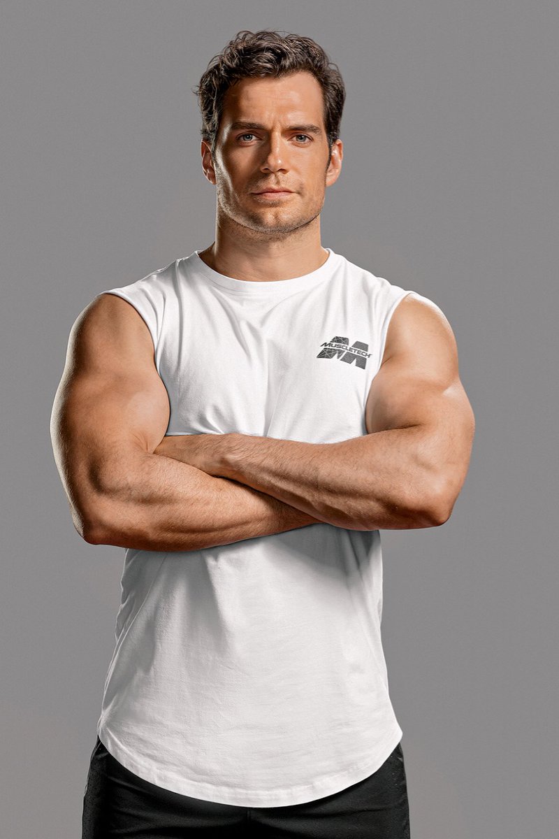 Daily_Cavill's tweet photo. #HenryCavill 🔥 https://t.co/ekYiv110cQ