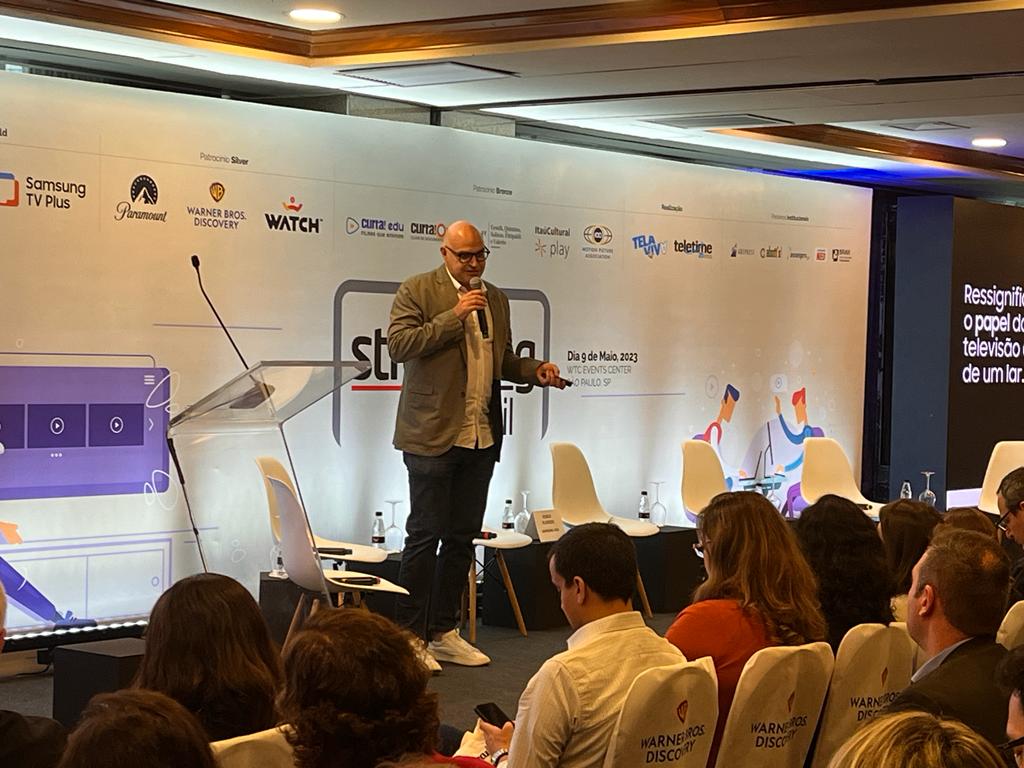 prensario's tweet photo. Comenzó en São Paulo o #StreamingBrasil 2023 con la conferencia de abertura “Desvendando o consumo de conteúdo nas Smart TVs “ de Essio Floridi, Director Sales and Operations Latam da #SamsungAds @TeletimeNews @telaviva @SamsungLatin https://t.co/ZVX4qJ6naW