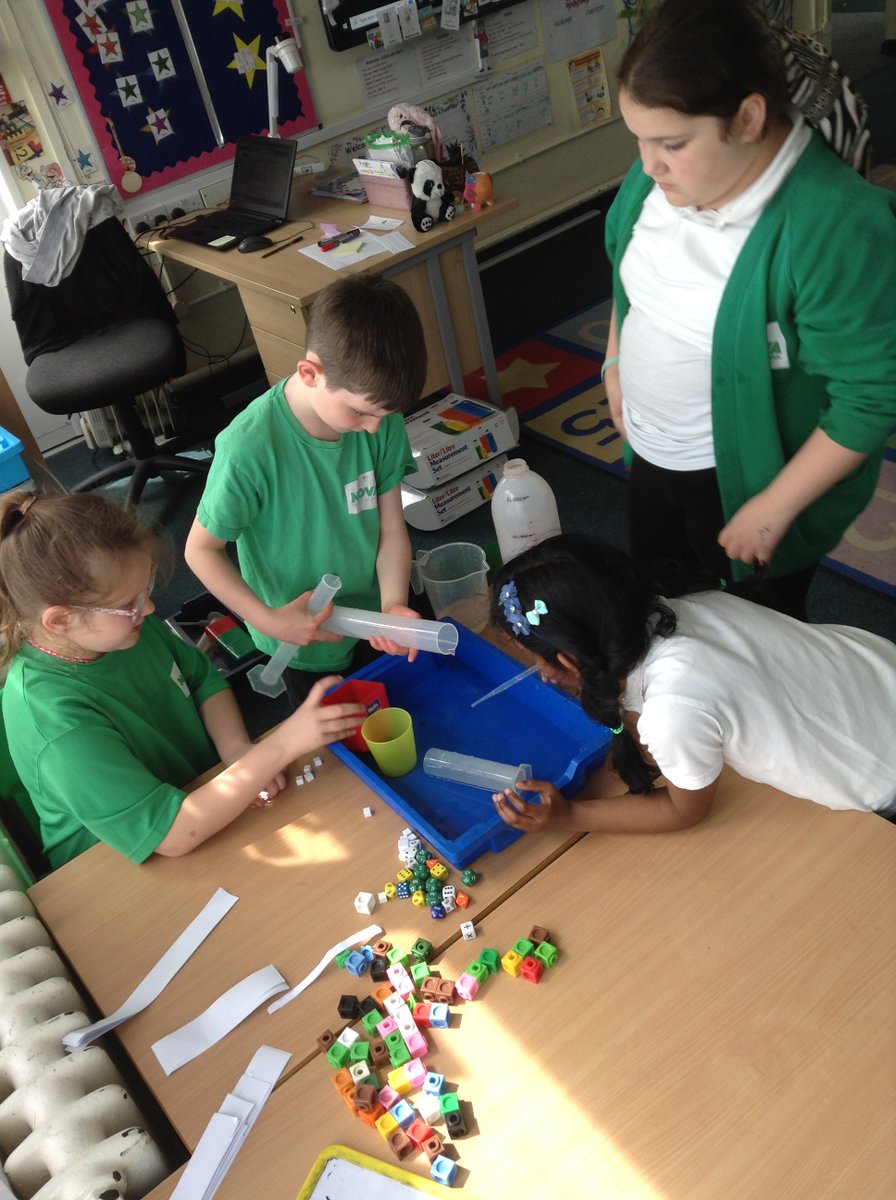 NovaPrimary's tweet photo. Today, the Goram mathematicians had fun investigating 'How many different ways can you measure the capacity of a pot?'. They used water, cubes and even paper! #nostartoofar #mathsinvestigation https://t.co/fKA4ltthSM