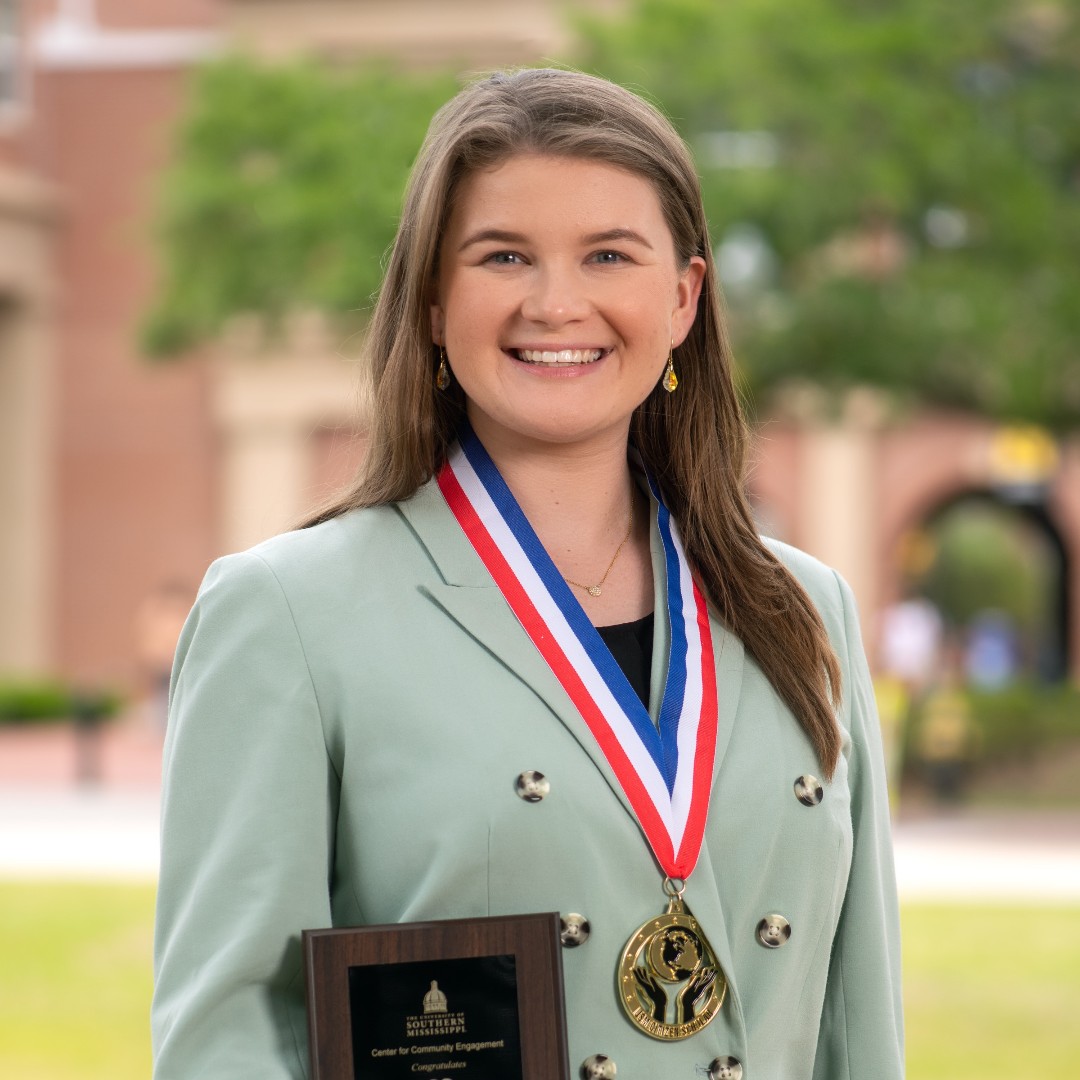 CCE is proud to recognize our sixth recipient, Clancy Slay, who will be graduating with 147 service hours. Clancy participated in a community-engaged learning experience as the Chi Omega Make-a-Wish Liaison!  Congratulations Clancy!
