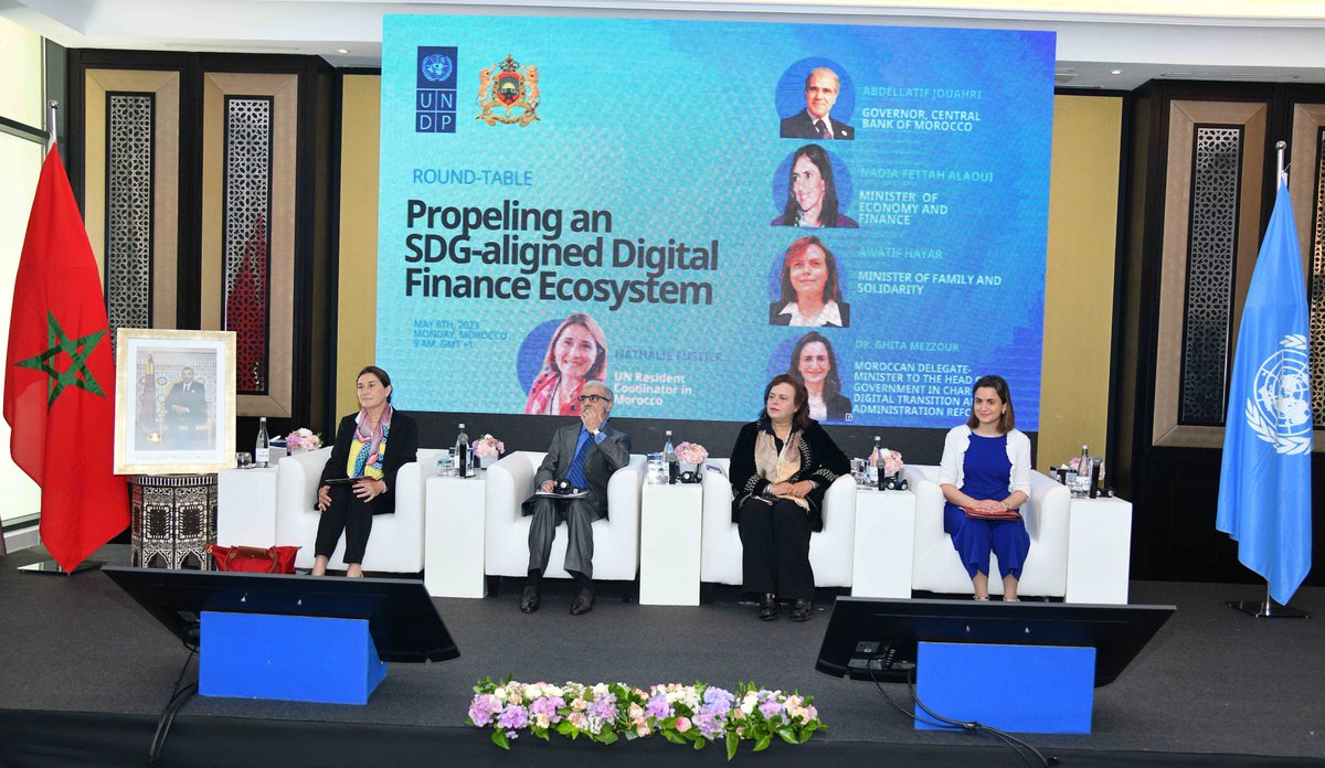 PNUDMaroc's tweet photo. 📣🚀 Nouveau rapport sur l'écosystème de la #finance_digitale au Maroc 📈💰
🤝Le @PNUDMaroc et @BankAlMaghrib ont présenté leur évaluation #SDFE lors d'une table ronde de haut niveau à Rabat.
👉 https://t.co/VR15EkuUmu https://t.co/mIiYNnIvfK