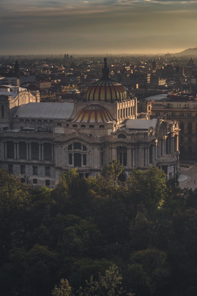 brandaolevir's tweet photo. Me encanta cuando la luz del amanecer pinta toda la arquitectura del centro histórico, https://t.co/WjZrU4C6cu