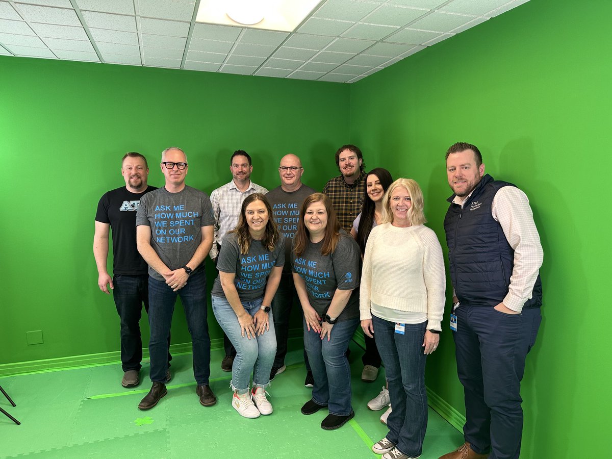 So thankful for this team, as they prepped for our network rally last week!  ⁦<a href="/BOLDNP/">BOLD Northern Plains</a>⁩ ⁦<a href="/CarmenC1110/">Carmen Campbell</a>⁩ ⁦@bpetersonbnp⁩ ⁦<a href="/DanaWiersma/">Dana Wiersma</a>⁩ ⁦@StacyVatWork⁩ ⁦<a href="/KrisLogueNP/">Kris Logue</a>⁩
