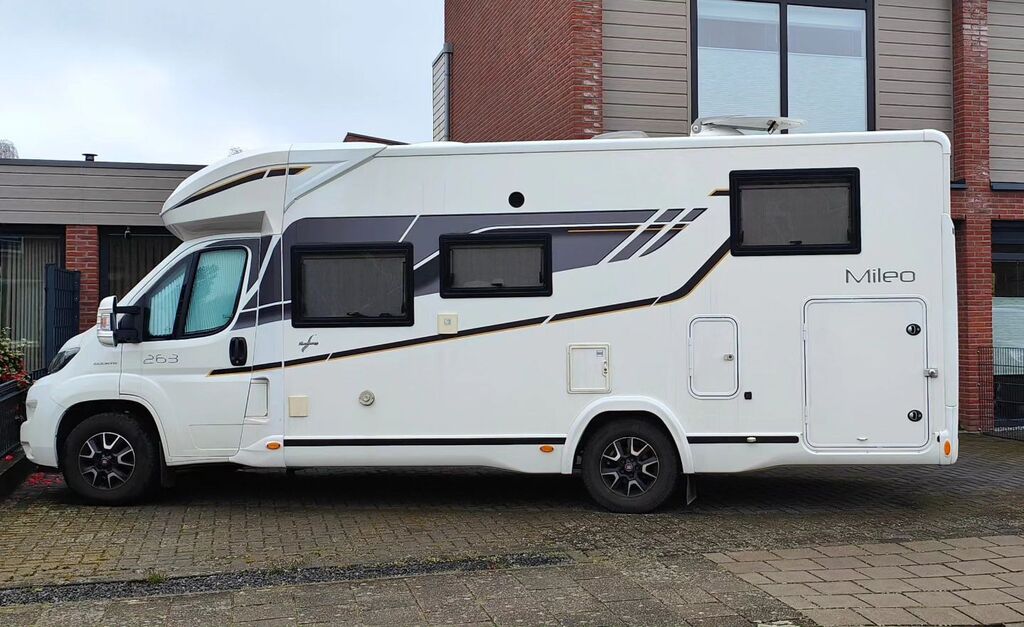 tv_camper's tweet photo. We gaan weer op reis! Zondag 14 mei starten we met een nieuwe serie. Zoals altijd komt de video om 08.00 uur online en wij zitten dan klaar om samen met u te kijken naar aflevering 1. Tijdens de première kunt u met ons chatten. Is 08.00 uur te vroeg voor… https://t.co/JFtsWVENcn https://t.co/Gl2jfdFFfc