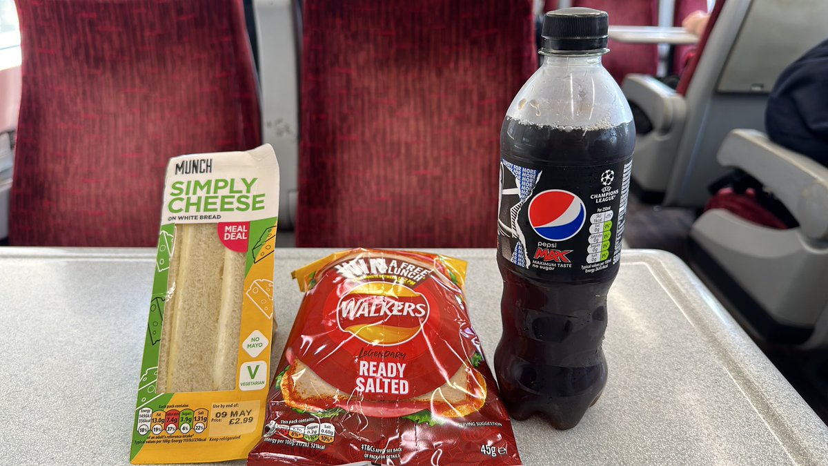 Tabdelrahman's tweet photo. Once in UK, I go for my preferred meal. Glad to see the meal deal available as it rings so many belles in memories of my UK time😅#back_to_furure https://t.co/YuMsUm7Ds7