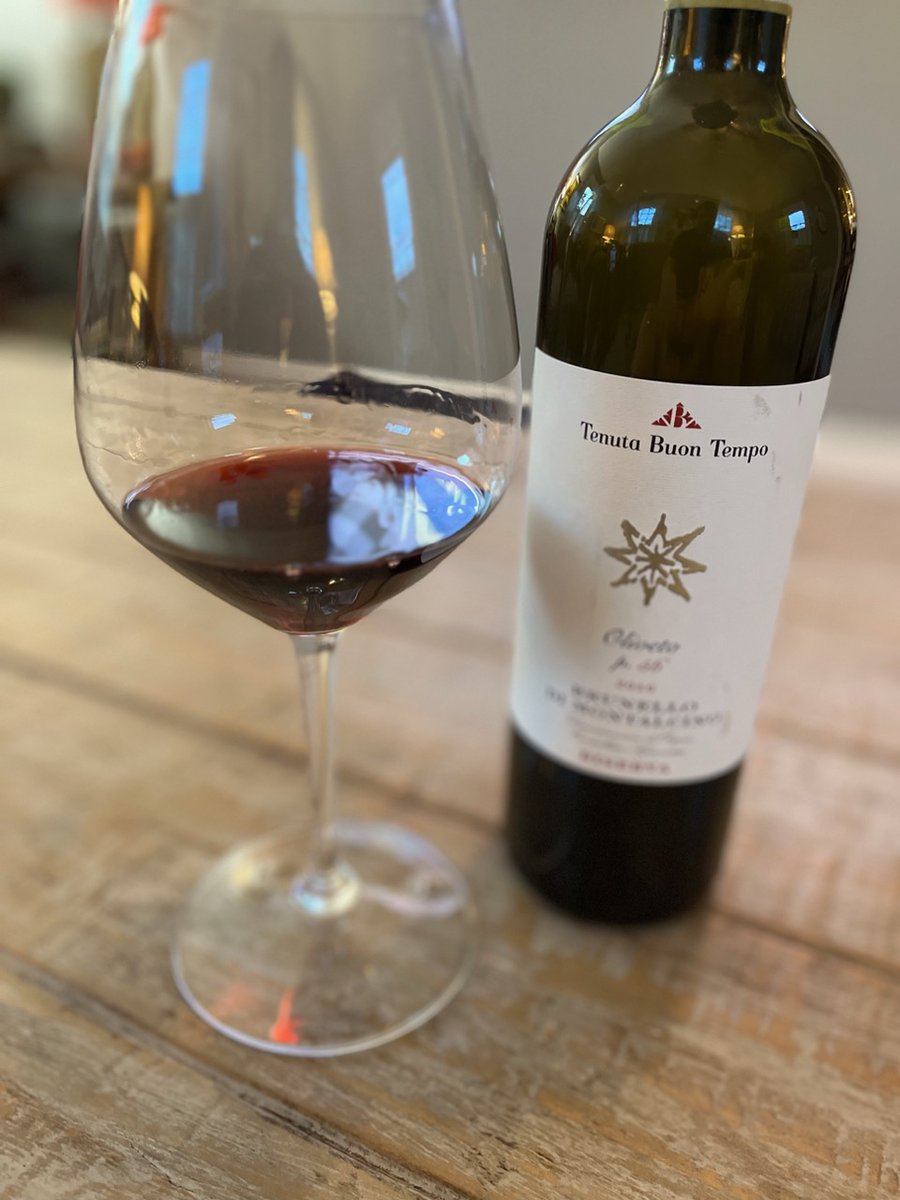 JohnMFodera's tweet photo. Ups & downs.But the vintage has a place #Tuscanvines @campochiarenti @vinoarm57 @talkavino @ConsBrunello @brunellocapanna @BanfiOfficial @CastelloBanfiUS @lebonvinfr @jwalkermobile @LongeneckerBob @gasgal87 @rallenpmt
Brunello 2017: Tasting Report Part 3 https://t.co/Qhwwp2qDnh https://t.co/6ujg4dXYMo