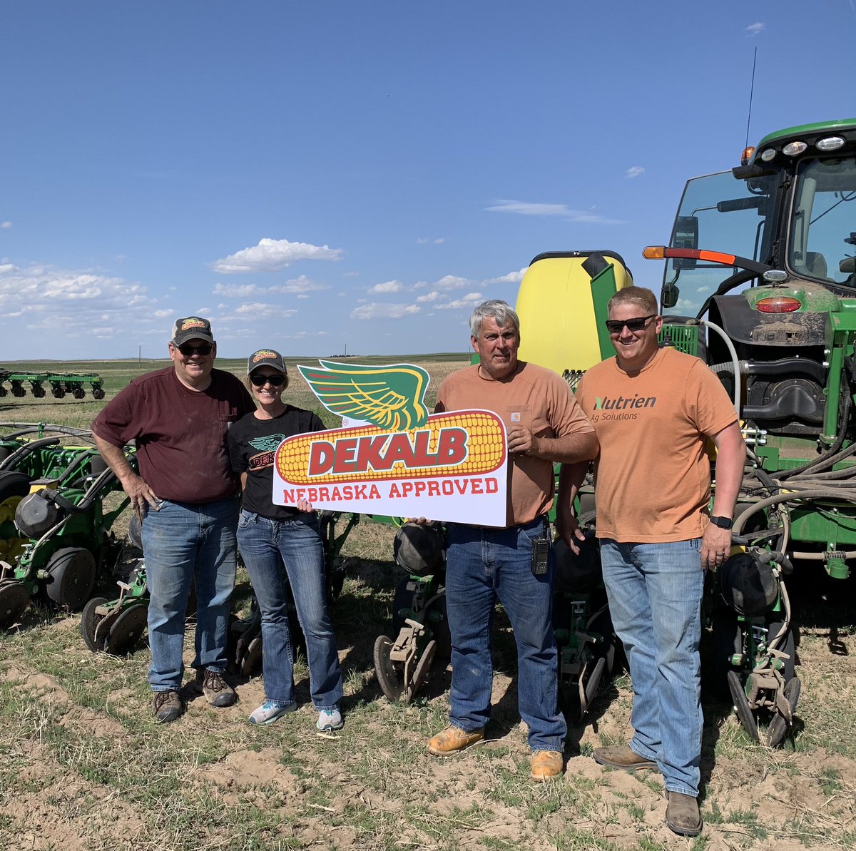 daphne_stienike's tweet photo. Local data drives better decisions and higher yields! Thank you Terryberry farms for planting a #Dekalb market development plot and a Preceon SmartCorn trial in SW #Nebraska! @scottway81 @DKAS_HP @Asgrow_DEKALB #WinningHasRoots #farming #agriculture #Bayer4NE https://t.co/afUlE91w4V
