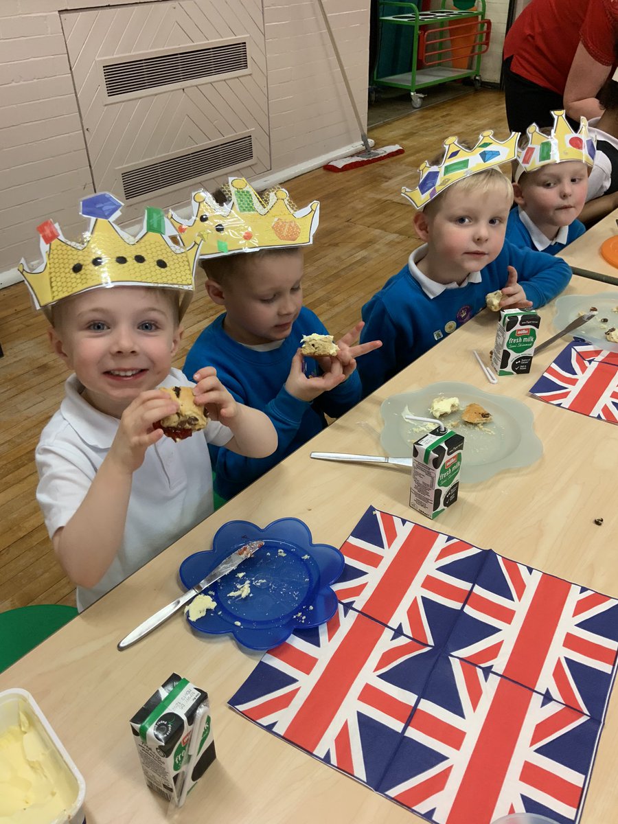 rdpsreception's tweet photo. We had to improvise indoors due to the great British weather!We still had a RIGHT ROYAL DO! #rdpsbutterflies @BuckinghamofUK #kingscoronation2023 https://t.co/FcD1iph6c9