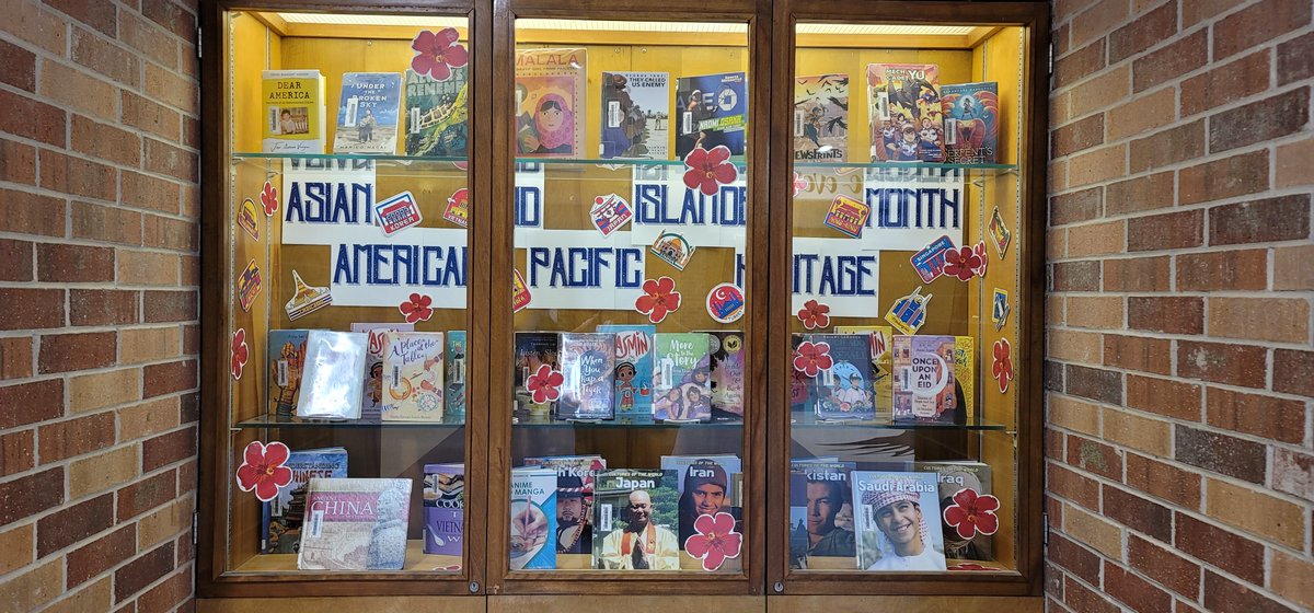 WhiteMSLibrary's tweet image. It might be the last month of school, but doesn&apos;t stop us from creating displays for Asian American and Pacific Islander Heritage Month! @edwhiteneisd @dataedwhite #NEISDLIBS