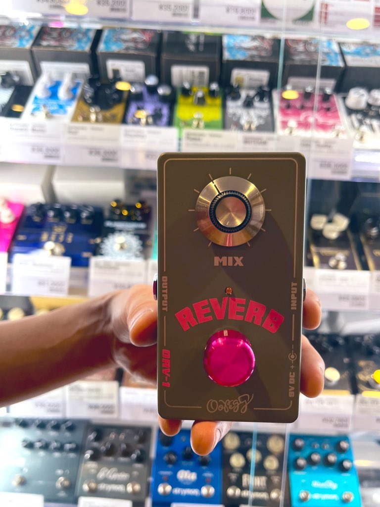 oopegg's tweet photo. 【新規販売店情報】島村楽器 横浜ビブレ店様@shima_yokohama にてOOPEGG Super Retro Pedalとアクセサリーの取扱を始めました🎸

また販売開始直後にご注文いただき、誠にありがとうございます🙇‍♂️

#OOPEGG #島村楽器 #ペダル #エフェクター #エフェクターボード #Reverb #ギタリスト #エレキギター https://t.co/eG9Sko1P6w