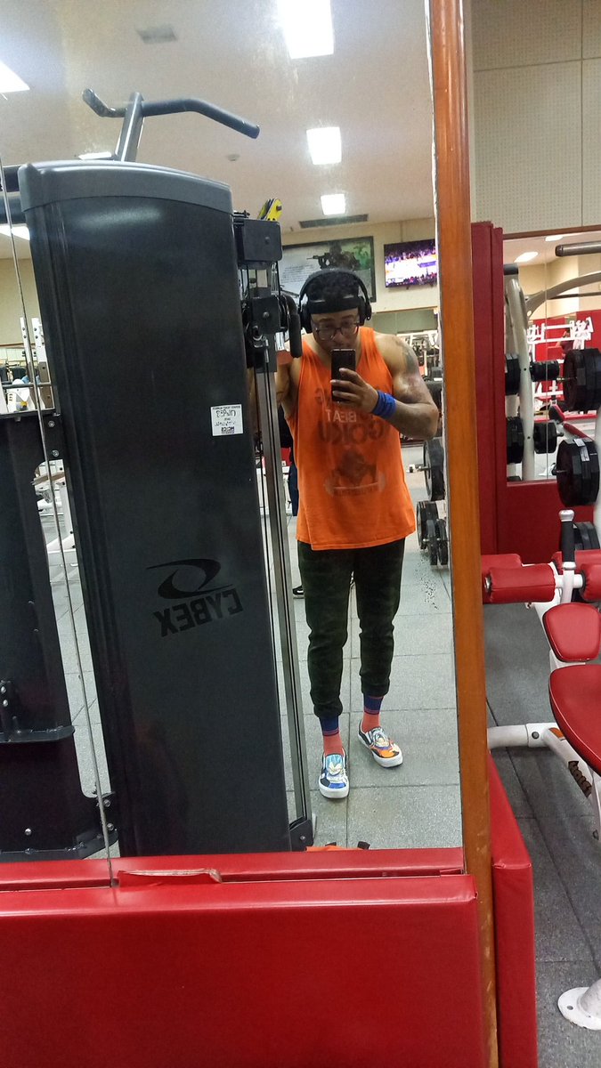GokuBugg's tweet photo. The Chamber Cant handle the Power Level. #ultrainstinct #GunnyGoku #GetFitWitBits #ITSOVER9000
#working #powerup
#WeAreYourNemesis #SaiyanPride
#Veteran #GokuDay
https://t.co/3tG9KWvinx https://t.co/4kxyS8QDwj