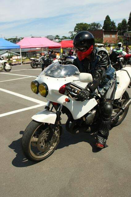110MAX_STRIDERS's tweet photo. アマリング警察もナンシーおじさんも避けてったけどバトル系とか似た奴はアホほど話しかけてくれるバイク https://t.co/vZxJiTvoFc