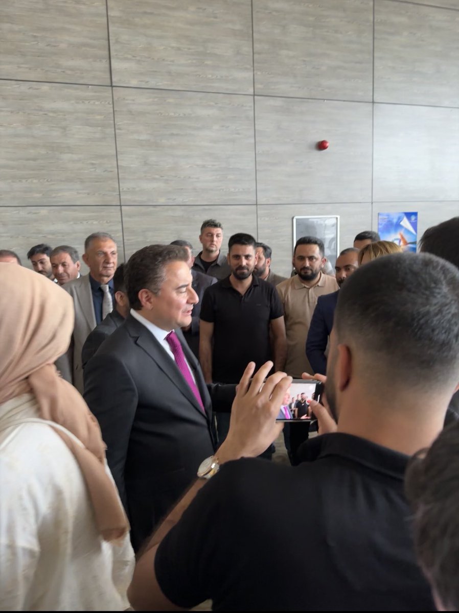 sinanharsak's tweet photo. Genel başkanımızı batmanda karşıladık siirte doğru yolculuk devam ediyor https://t.co/jvcfx22pfe