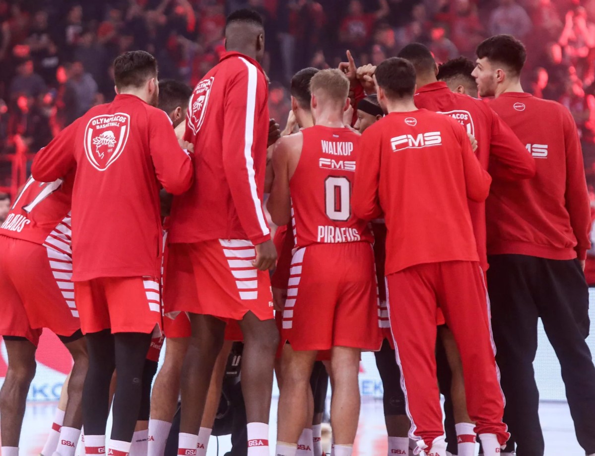 Είναι η ώρα για άλλο ένα F4;;🤔

#OlympiacosBC #FenerbahceBeko 
#EuroLeague #Playoffs #FinalFour