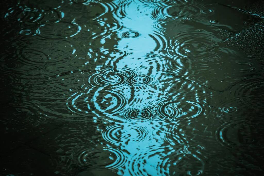 💧💧💧
.
.
.
.
.
#streetphotography #phillyframes #opticalwander #phl_shooters #visitphilly #discoverphl #phillyfaddist #philly #philadelphia #centercity  #centercityphilly #downtownphilly #fujifilm18135 #fujifilmxe4 #fuji #fujifilm #myfujilove #fujixsh… instagr.am/p/CsBduGDOYaM/