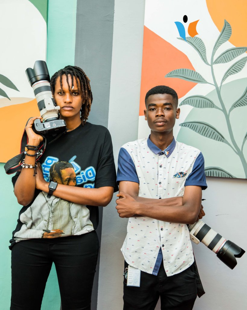 MagazineJimbere's tweet photo. 📸 Voici les deux #talents derrière la couverture photographique du @MagazineJimbere du #11thROMSummit (https://t.co/SY6cxiw00f): Aline Niyonizeye et Joyeux-Noël Iteriteka
📌 Deux anciens stagiaires à #Jimbere qui prouvent de nouveau la pertinence de miser sur les #jeunes: @NoelNziza_ a été repéré lors de son stage comme #enfant-journaliste de l'@UNICEF_Burundi, tandis que @NiyonizeyeAline s'est illustrée dans le cadre des immersions professionnelles offertes par le @MagazineJimbere aux étudiants de l'@UB_Rumuri