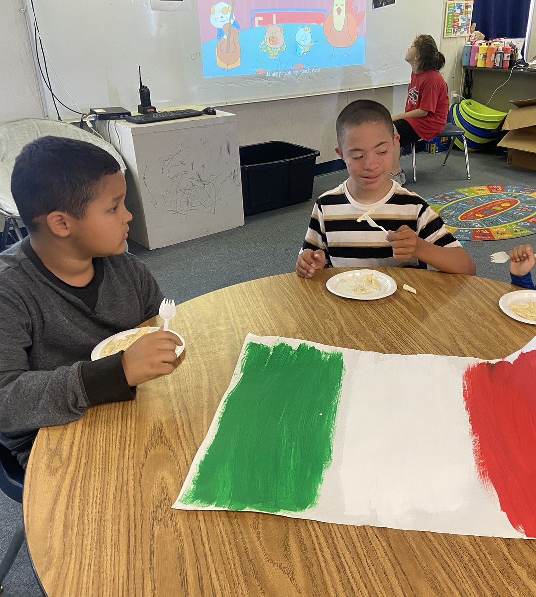 VictoryRidge's tweet photo. A couple weeks back, Ms. Jakeyia Thomas' class visited Italy, and even made passports! Take a look at all the fun they had below!
#VRAPRIDE #VictoryRidgeAcademy https://t.co/wUD7LAz9wj
