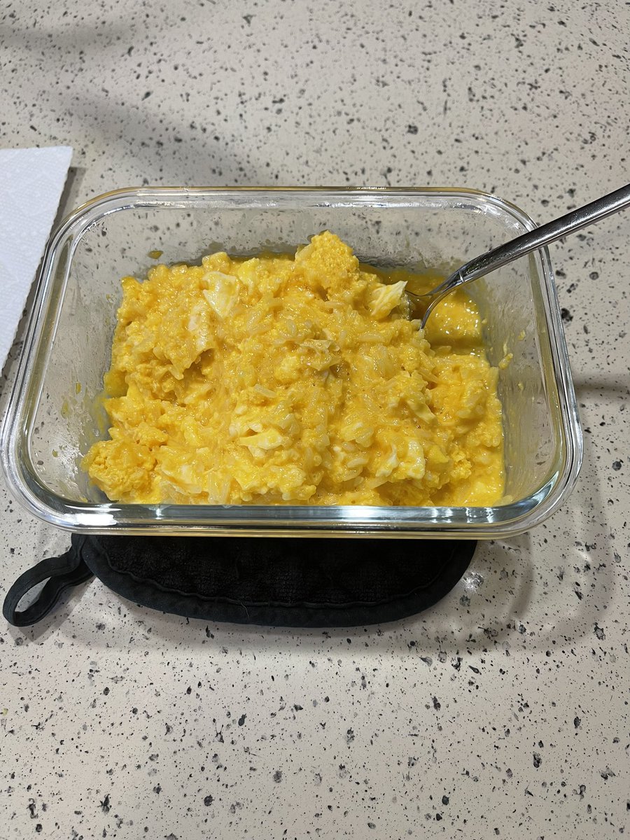 Billrossfit's tweet photo. Mid-morning meal Cheesy Eggs and Jasmine rice
.
.
#billrossfit #personaltrainer #nutrition #eatclean #jerf #cooking #foodporn #breakfast #easymeal #balancedmeal #powermeal #preppedfood https://t.co/G9tDwSyP23