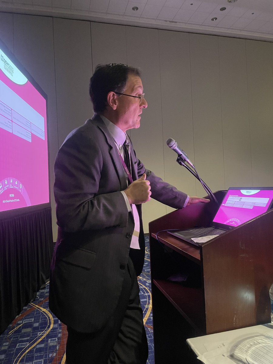 AasmaShaukatMD's tweet image. 🌠🌠It’s a pleasure to start the day with presentation of the Clinical Practice Mentor Award to @DougRobertsonMD  for his research, mentorship and contributions to #CRCScreening and CRC prevention⭐️🌟
@DDWMeeting