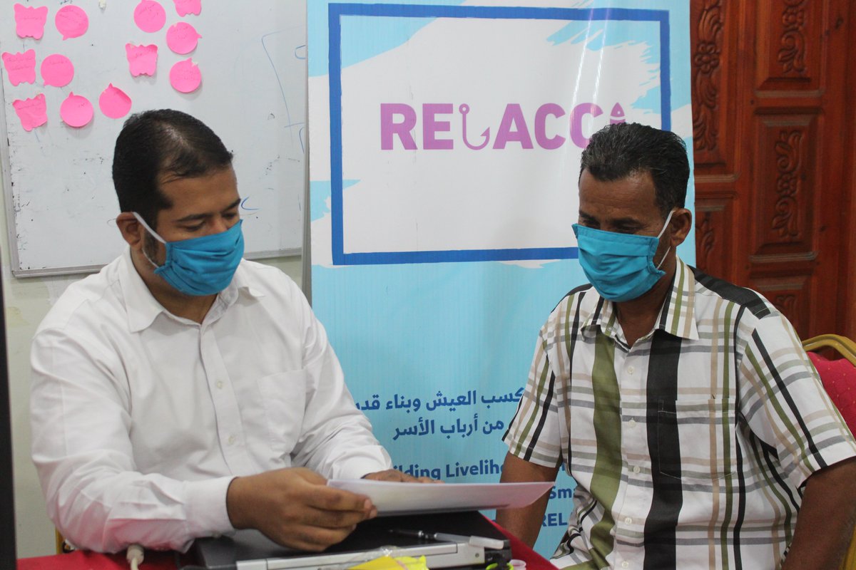UNDPYemen's tweet photo. استمراراً لاحتفالاتنا بـ #اليوم_العالمي_لسمك_التونة 🐟، دعونا نعمل معاً للحفاظ على مواردنا الثمينة للأجيال القادمة! من خلال مشروع #RELACC الممول من@JapanGov، قدّم @UNDP في #اليمن دورات تدريبية لـ 1,000 صياد في #عدن و #المكلا للمساعدة في استدامة موارد التونة. 🎣 https://t.co/ejV524EqYH