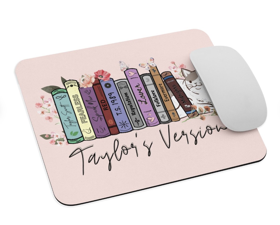 Keep your desk cute and trendy with the Taylor Swift Discography As Books Mouse Pad! 🎵💖 Add a pop of color to your workspace and show off your love for Taylor. #TaylorSwift  #MousePad #TrendyDecor etsy.com/listing/138149…