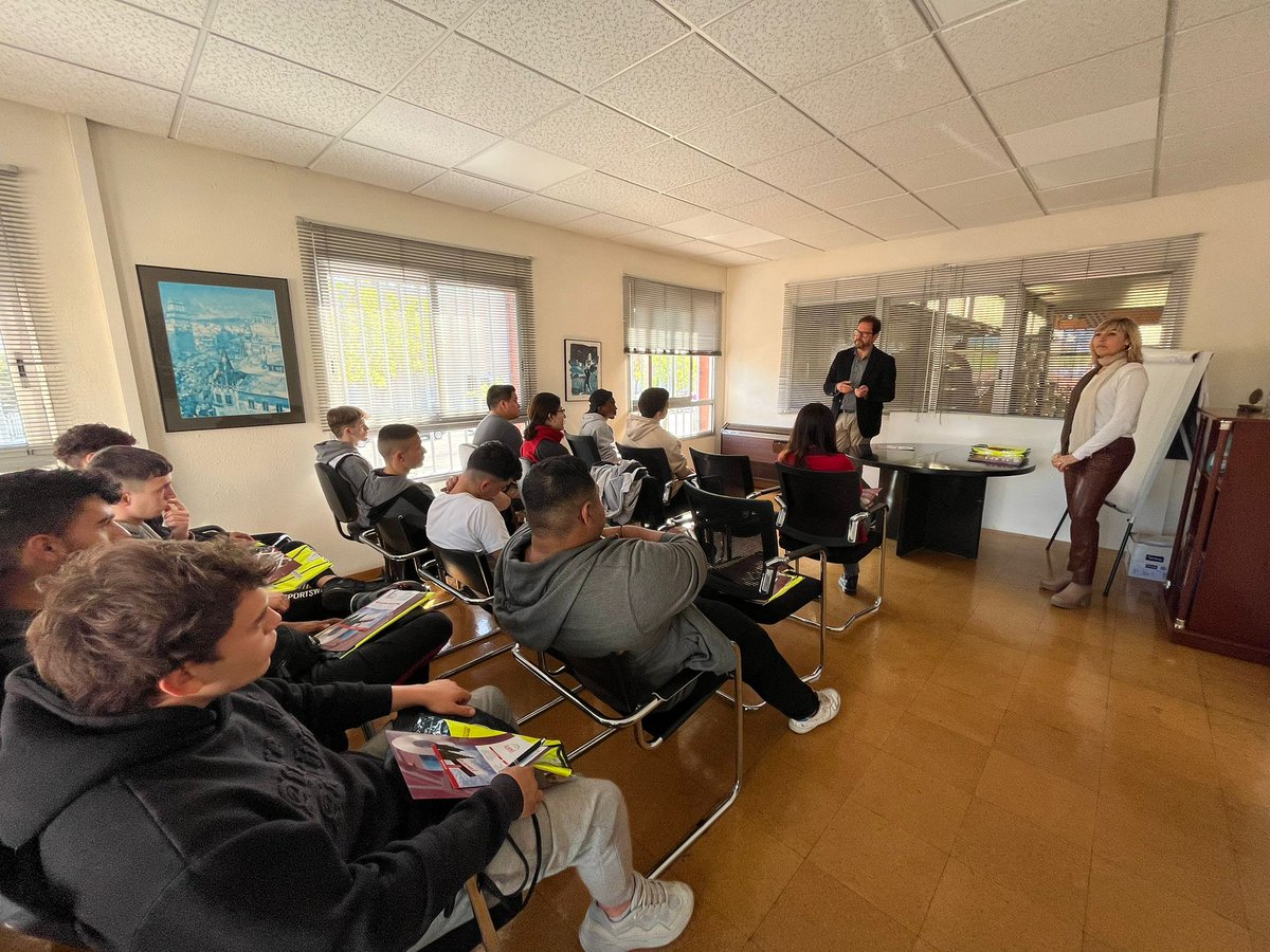 Ocupacio_MdR's tweet photo. 🎓L'alumnat del #ProjecteSingulars Jove al Baix impulsa't!, ha visitat les instal·lacions de l’empresa Alsimet de #MolinsdeRei, on han pogut apreciar una manera diferent d’organitzar i gestionar un magatzem siderometal·lúrgic
#ocupació #orientació #formació #MolinsdeRei https://t.co/l52Jg4YwXq