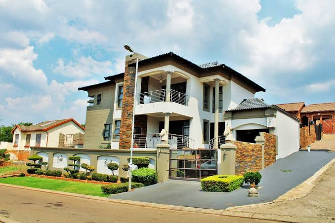 KasiEconomy's tweet photo. Beautiful Kasi Mansion at Atteridgeville 🙌🏾🙌🏾 https://t.co/yHPOS8QP7w