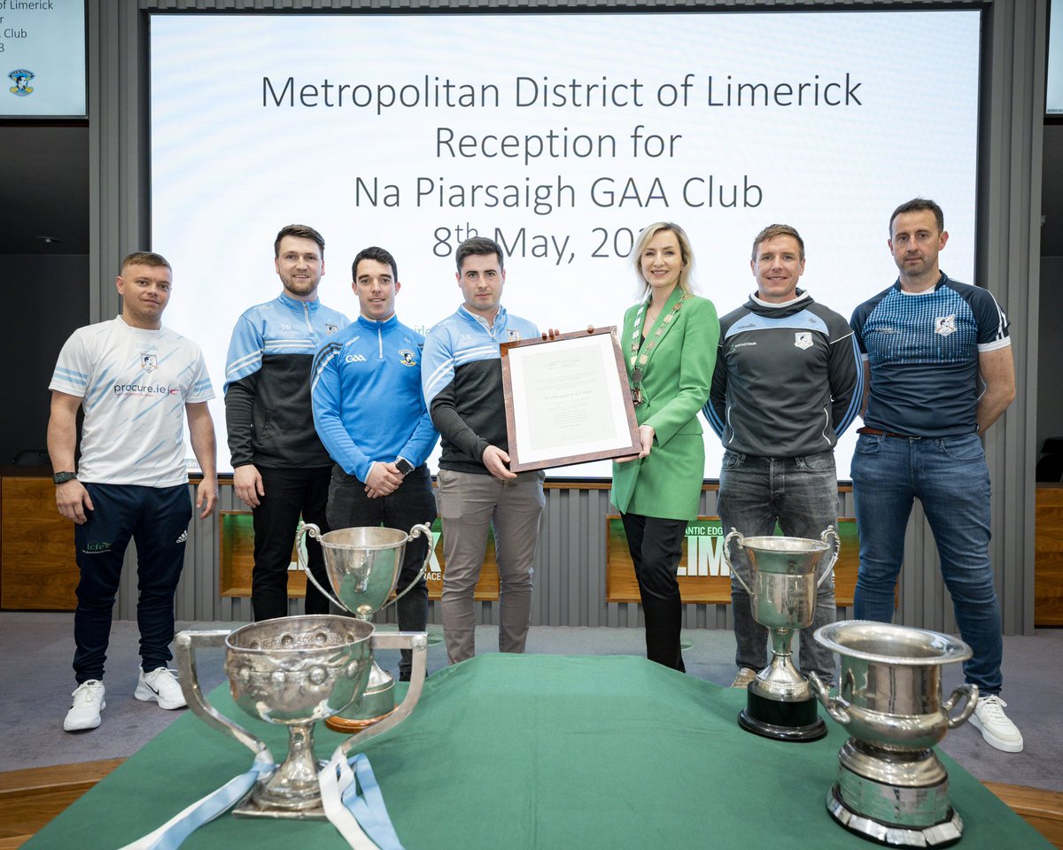 Metropolitan District of Limerick Reception for Na Piarsaigh GAA Club in celebration of the team's sporting achievements and success in 2022.

📸 <a href="/donmoloney/">Don Moloney</a> 

#limerick #limerickcity #lovelimerick #ilovelimerick #limerickandproud #limerickcounty #gaa <a href="/oliviaos/">Olivia O'Sullivan</a>