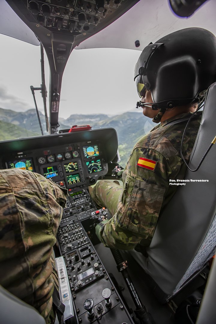 DOCENDO DISCITUR
1973-2023
50 Aniversario del Centro de Formación de la #aviacióndeejército #ACAVIET  @MADOC_ET @EjercitoTierra @Defensagob #Famet #spanisharmyaviation @NATO @NATO_ACT @SpainNATO @AirbusHeli @EsAirbus #Helicopter #spanisharmy @Web_AME #ec135 @belen_morant